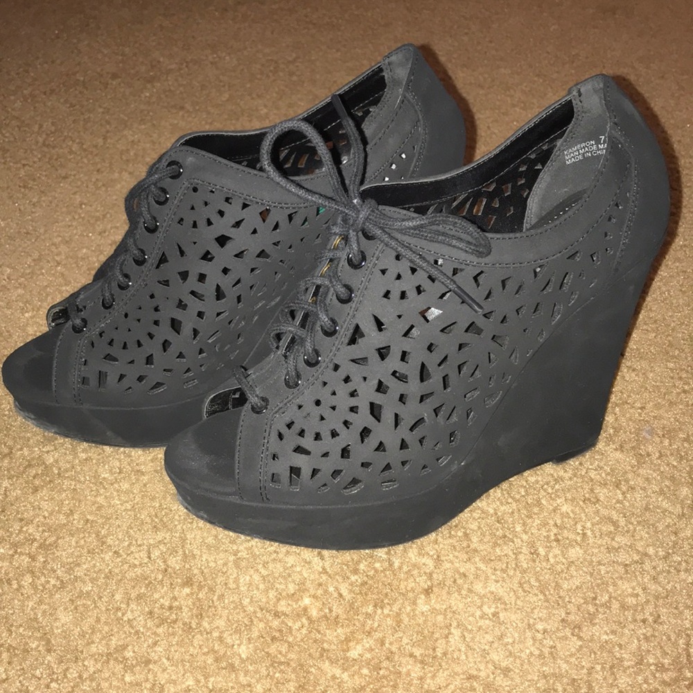Black lace up Wedge